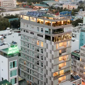 Hotel Maple Leaf &