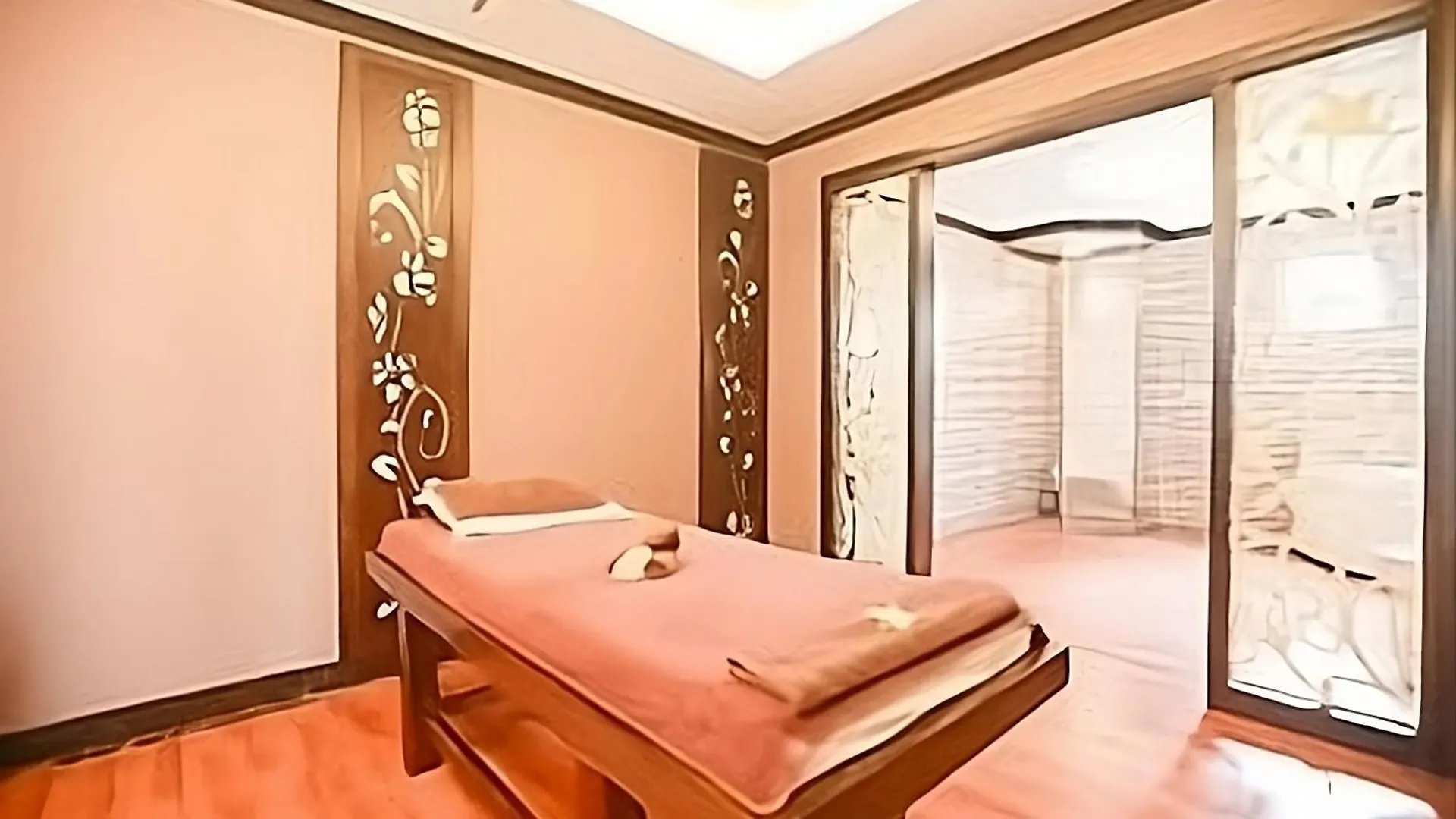 Maro Hotel & Apartment Нячанг