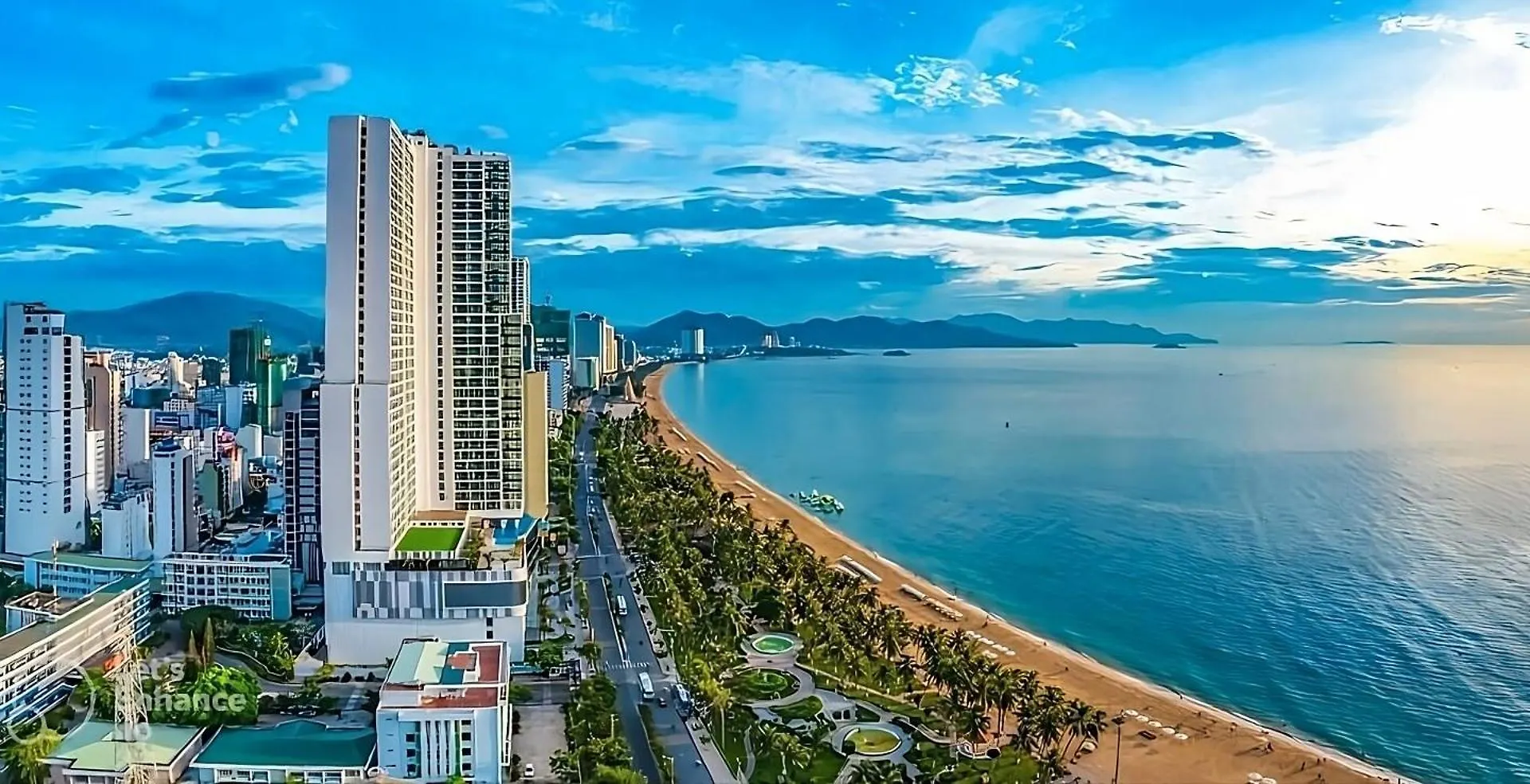 Maro Hotel & Apartment Нячанг