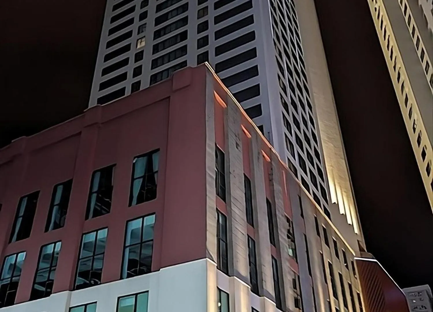 Maro Hotel & Apartment Нячанг