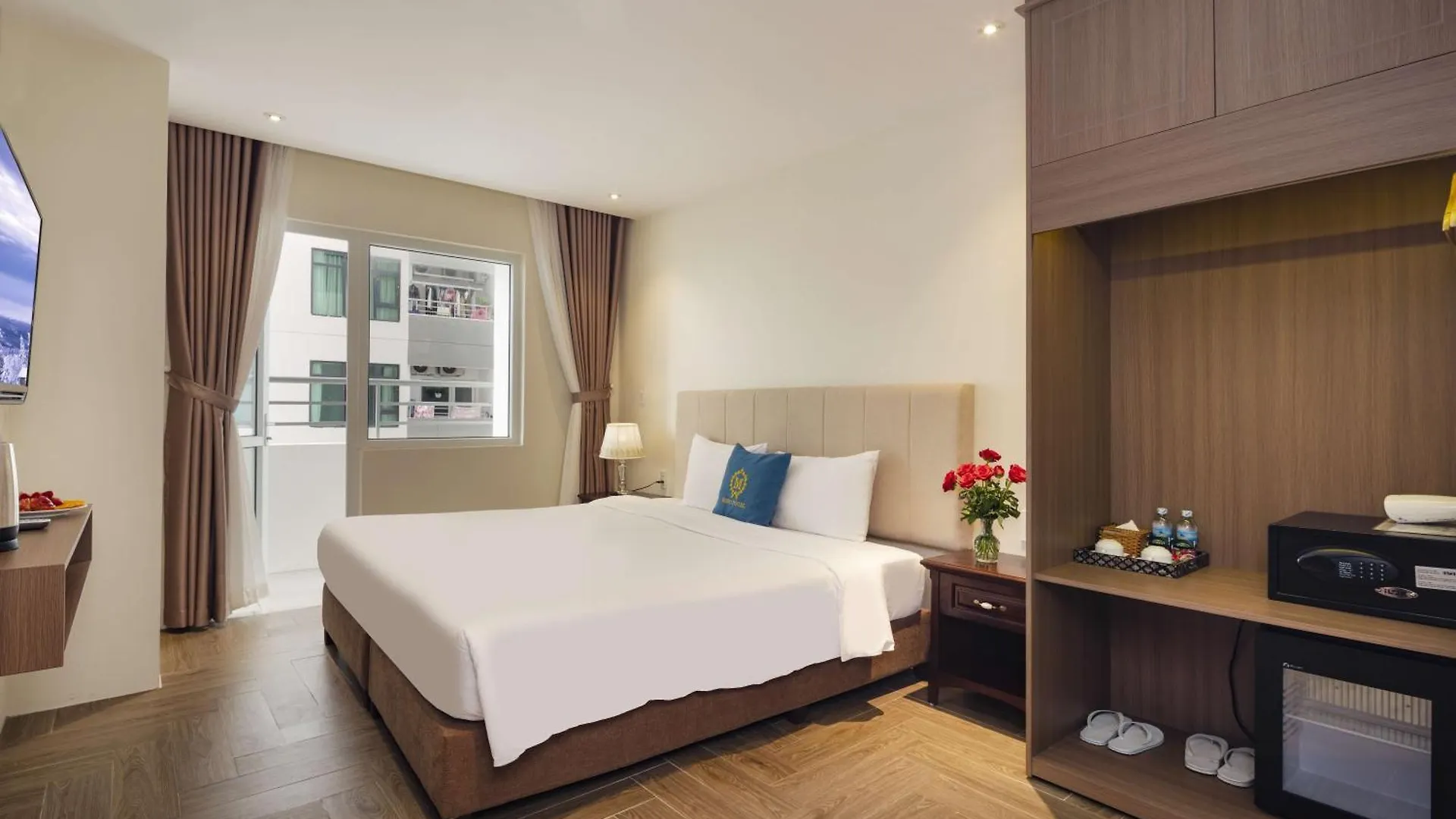 Maro Hotel & Apartment Нячанг