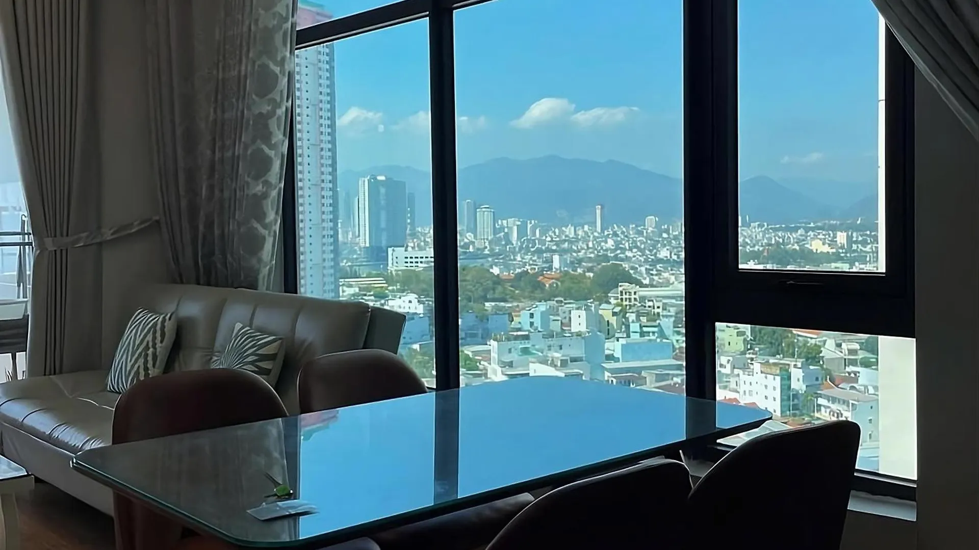 Maro Hotel & Apartment Нячанг