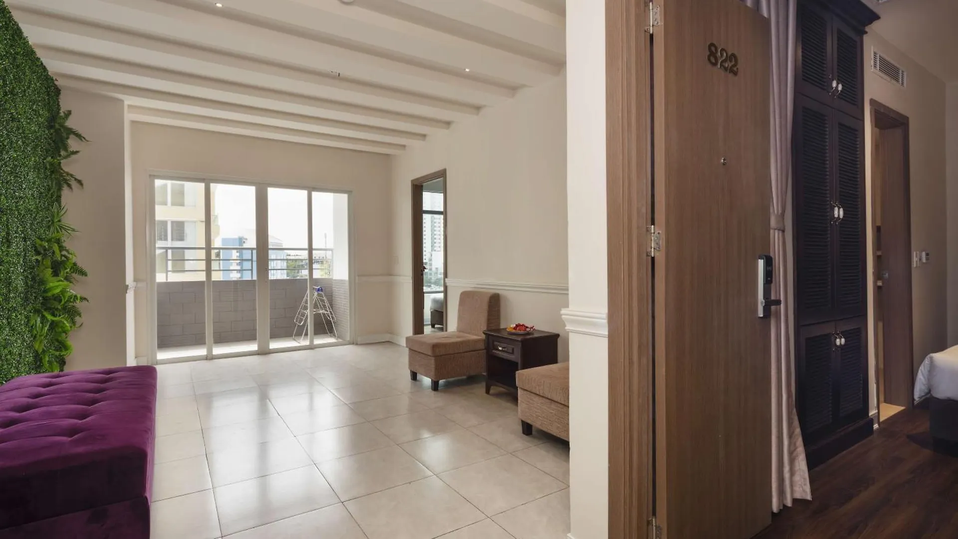 Maro Hotel & Apartment Нячанг