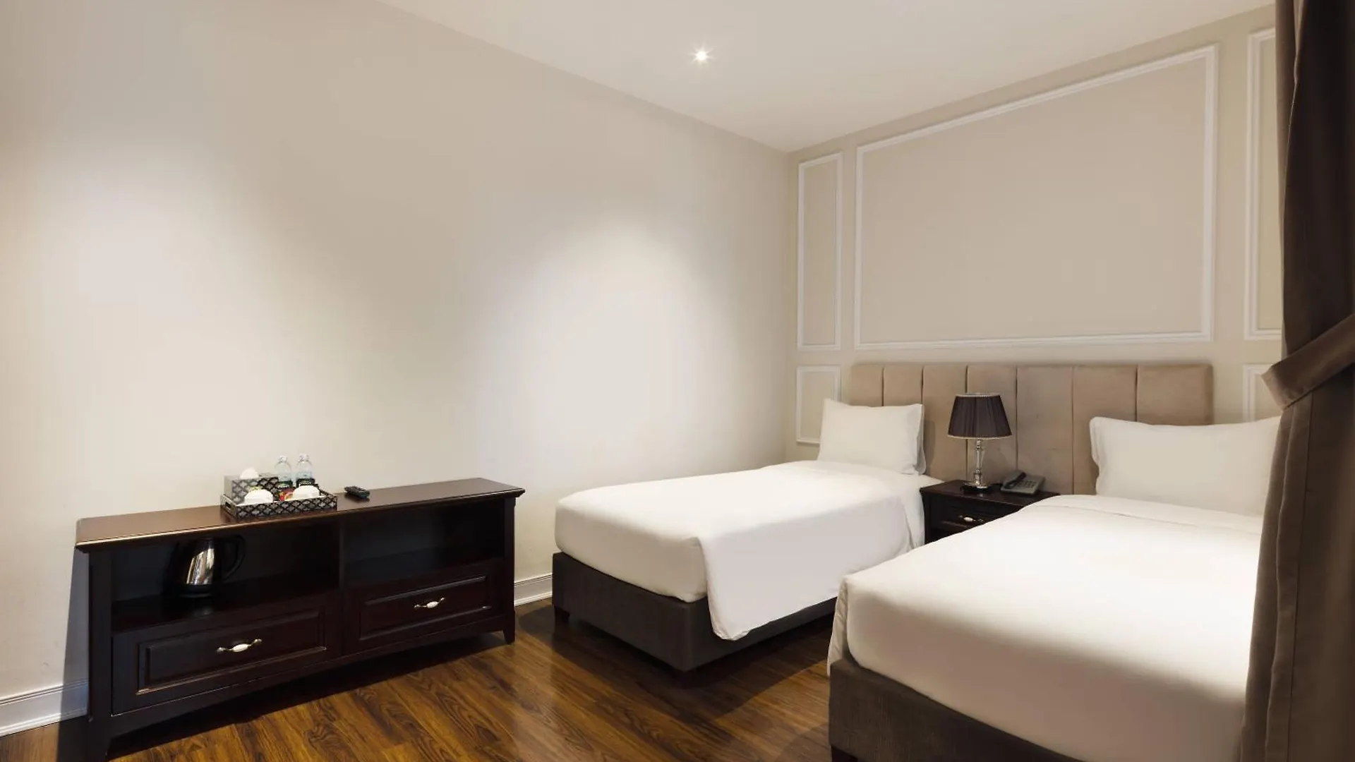Maro Hotel & Apartment Нячанг