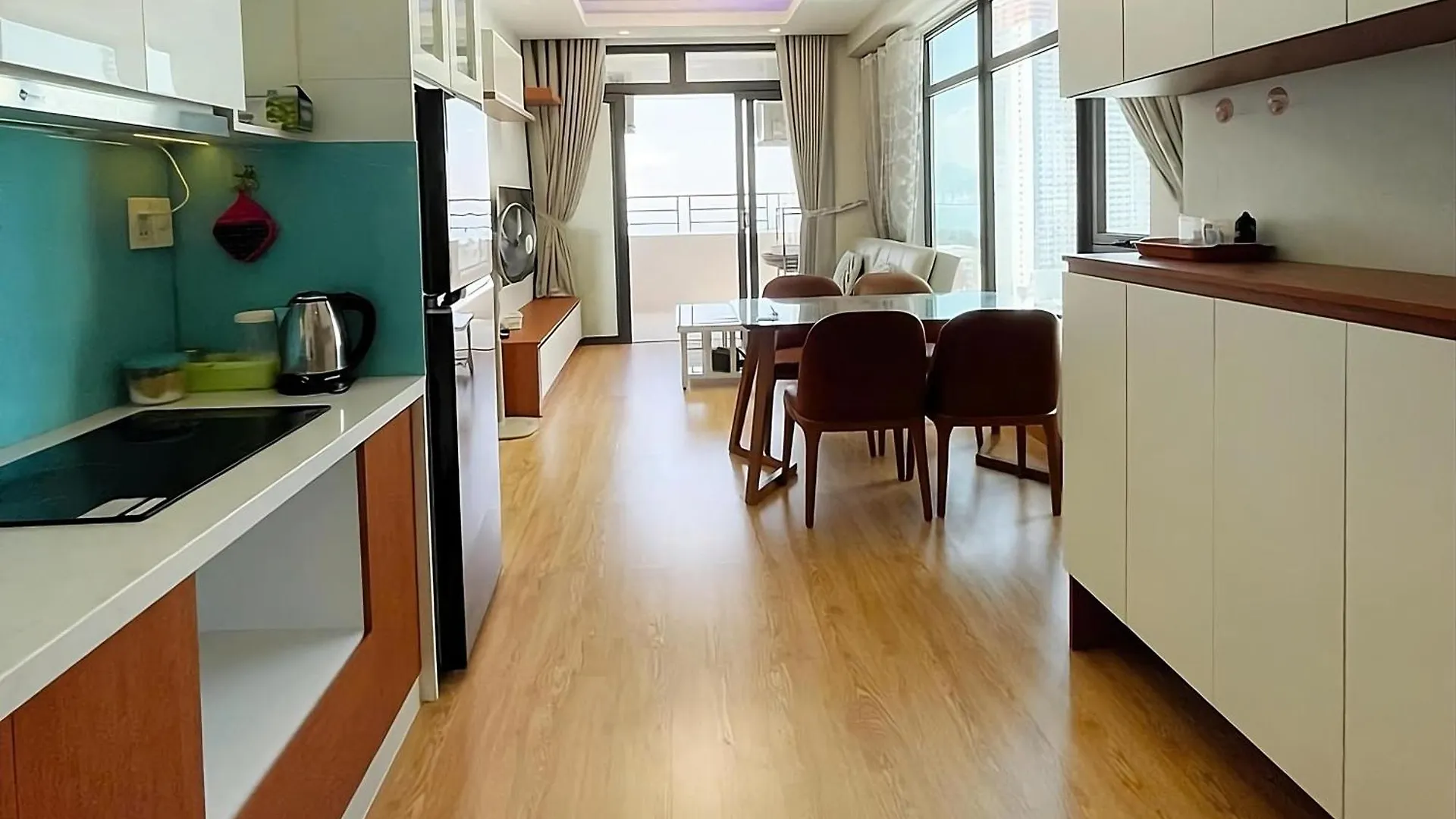 Maro Hotel & Apartment Нячанг 4*,