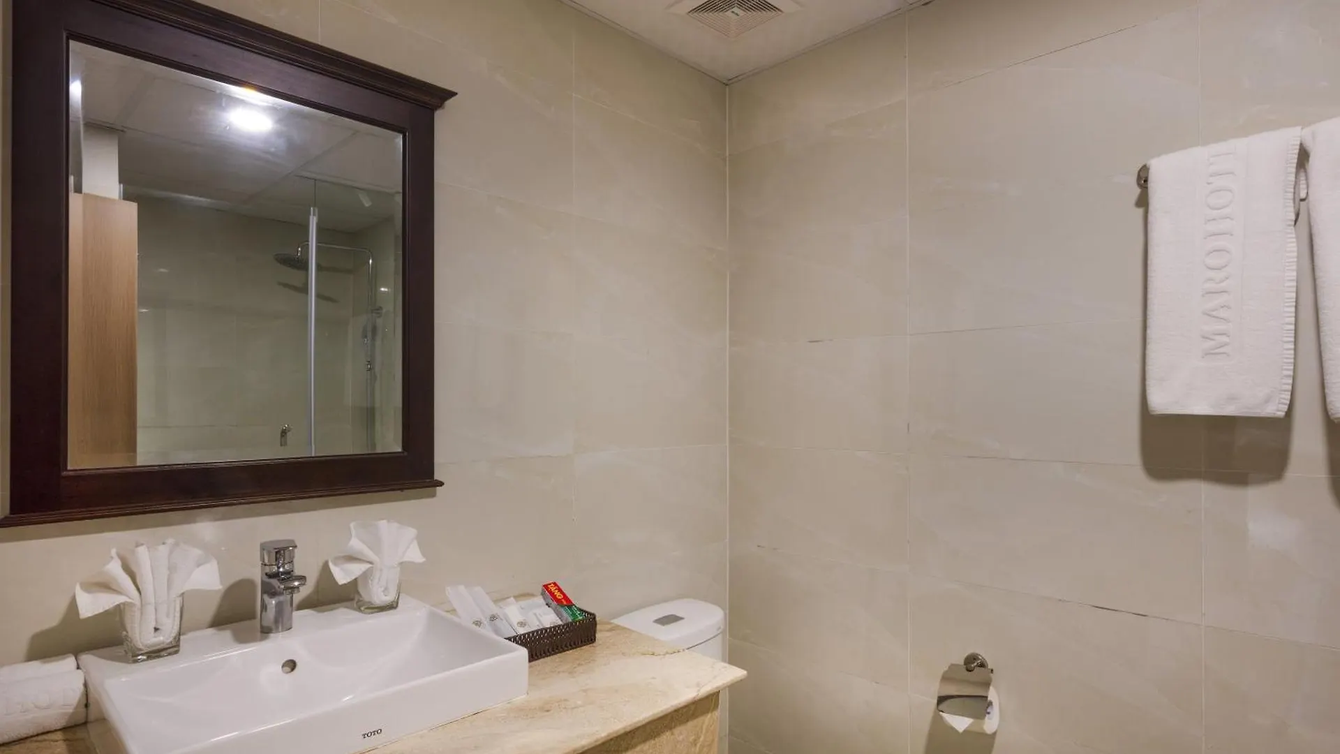 Maro Hotel & Apartment Нячанг